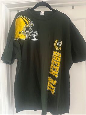 Green Bay Packers Dark Green & Yellow Graphic Tee